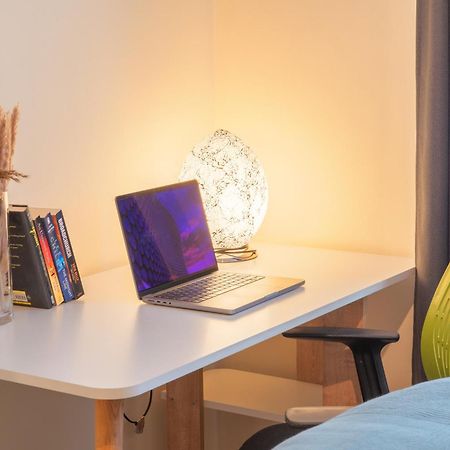 Stay In Our Stylish Flat! & Secure Building & Sleeps Up To 4 Birmingham Exteriér fotografie